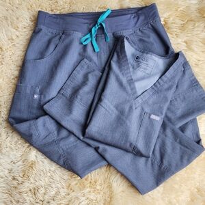 Figs Charcoal Scrub Set